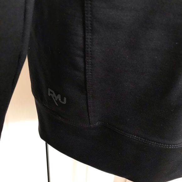 RYU zip up jacket - Picture 2 of 9